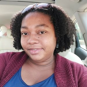 Meet your Posher, Evelyne